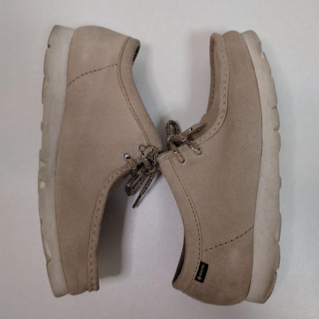 Clarks クラークス ワラビー ゴアテックス ベージュ