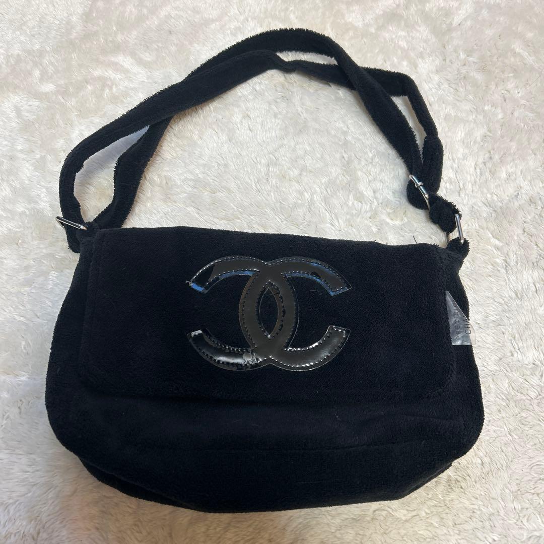 CHANEL ブラックショルダーバッグ