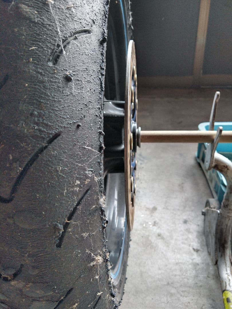 CBR600RR 04年式PC37用フロントホイール おまけ付き