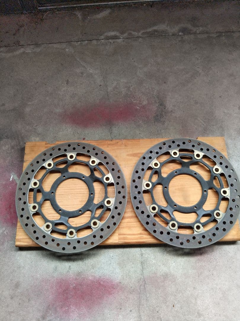 CBR600RR 04年式PC37用フロントホイール おまけ付き