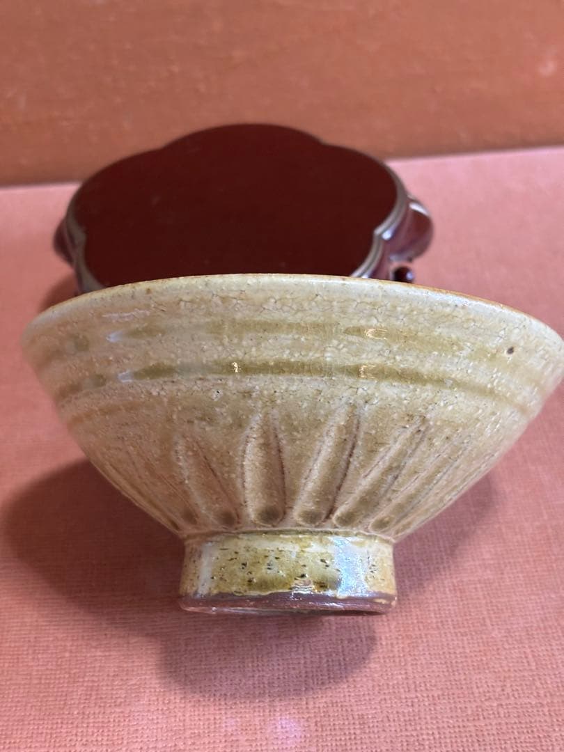 やまちゃん河井寛次郎作黄釉彫蓮弁文茶碗