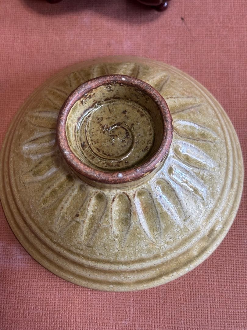 やまちゃん河井寛次郎作黄釉彫蓮弁文茶碗