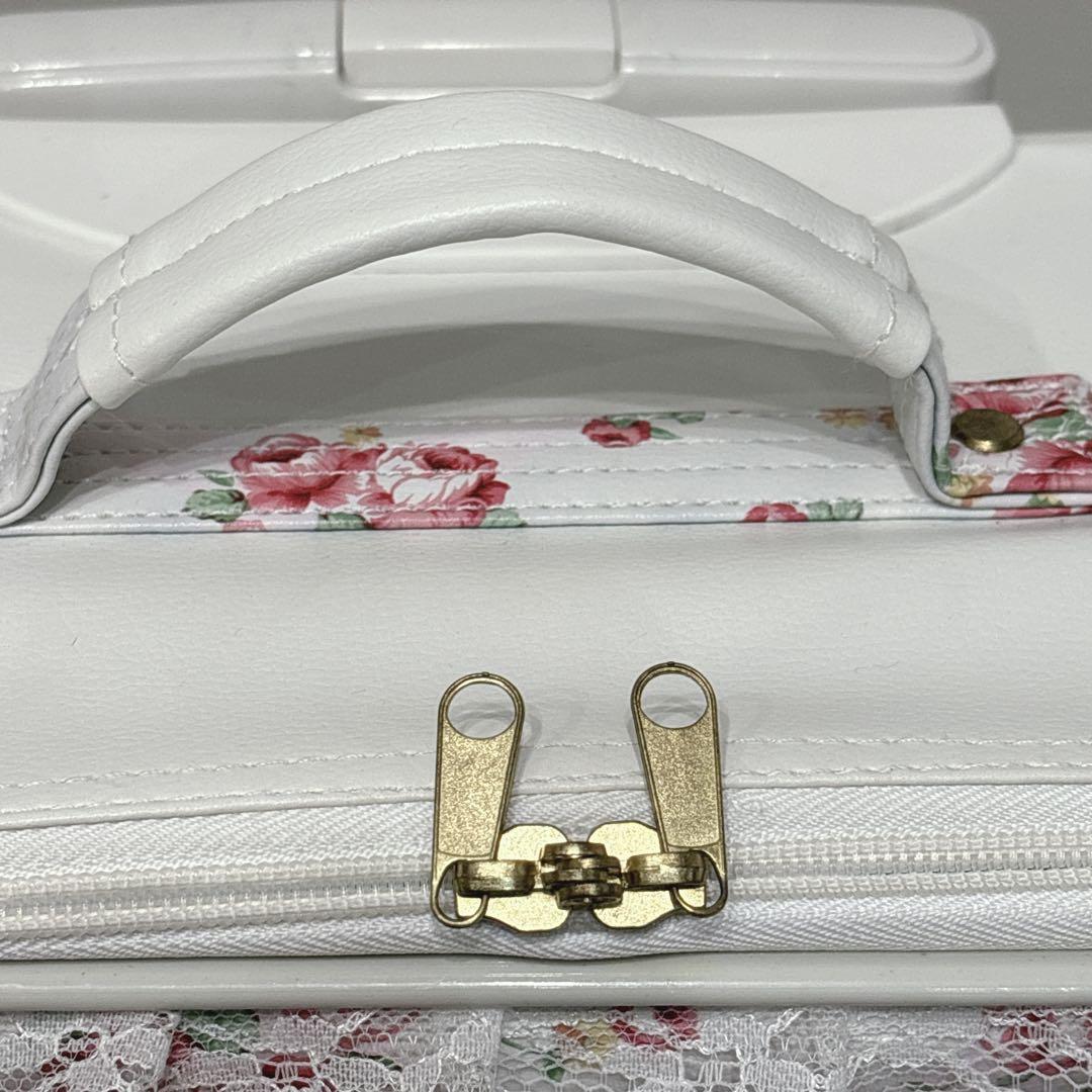 リズリサ　LizLisa キャリーケース　花柄　レース　フリフリ　地雷系　白