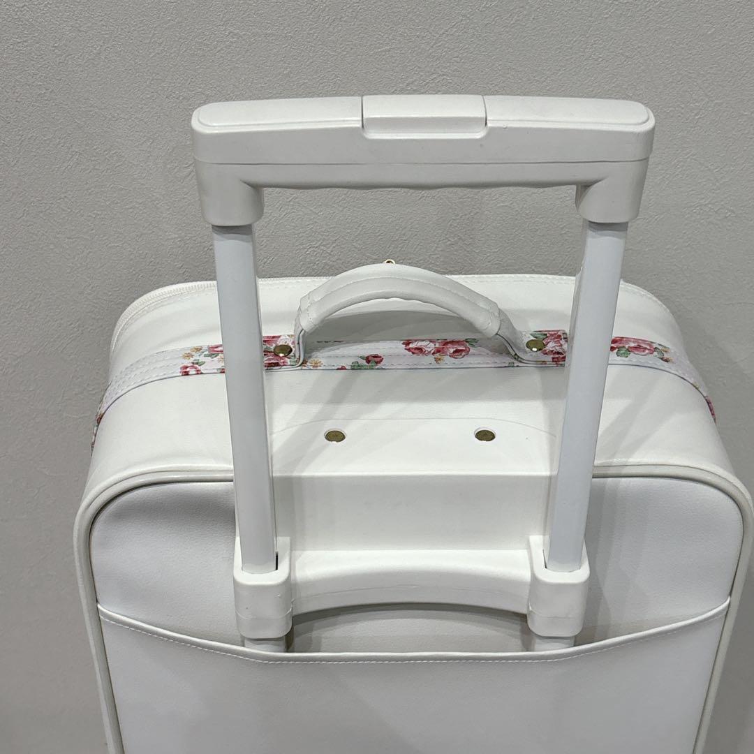 リズリサ　LizLisa キャリーケース　花柄　レース　フリフリ　地雷系　白