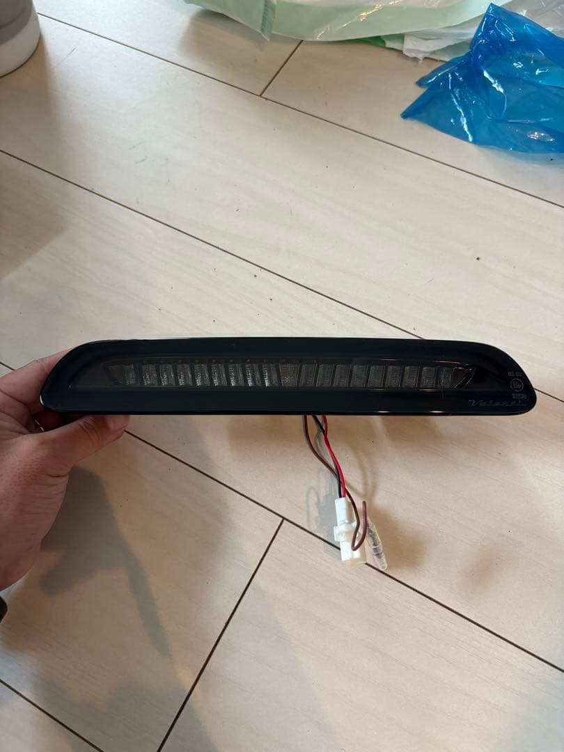 トヨタ ハイマウントストップランプ ブラック　ヴァレンティ　ハイエース3型後期〜