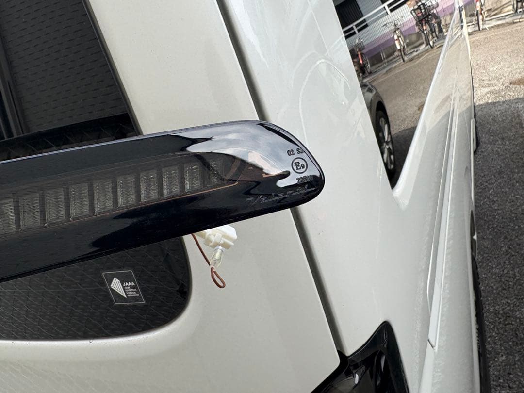 トヨタ ハイマウントストップランプ ブラック　ヴァレンティ　ハイエース3型後期〜