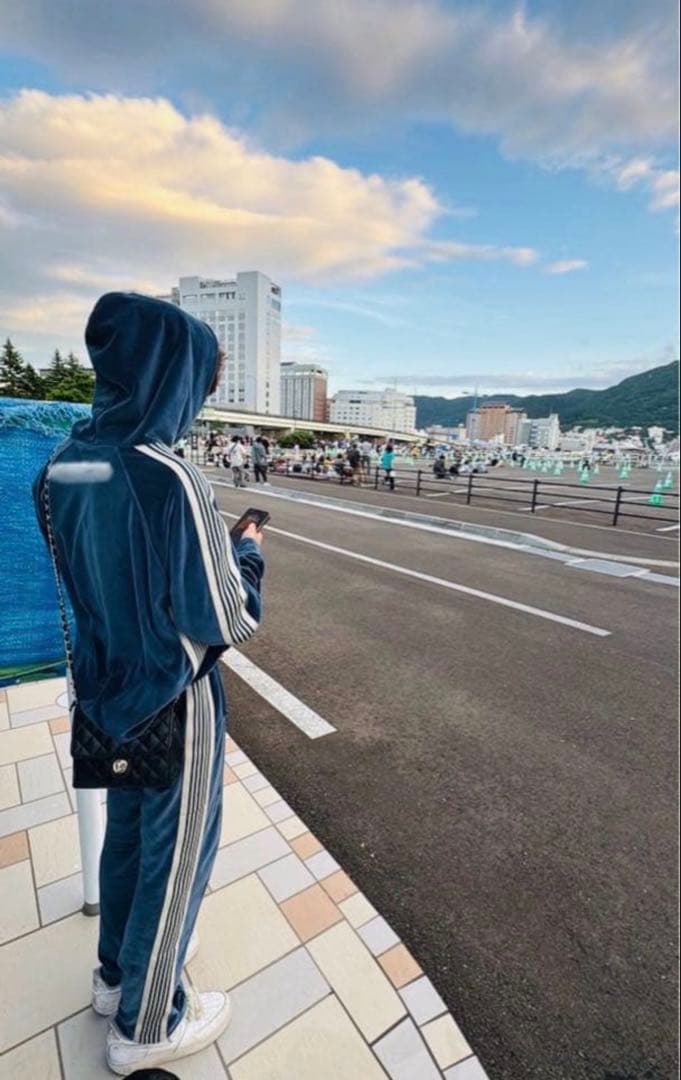 ニードルズベロアセットアップ　young gaga gg dior着用　即完売品