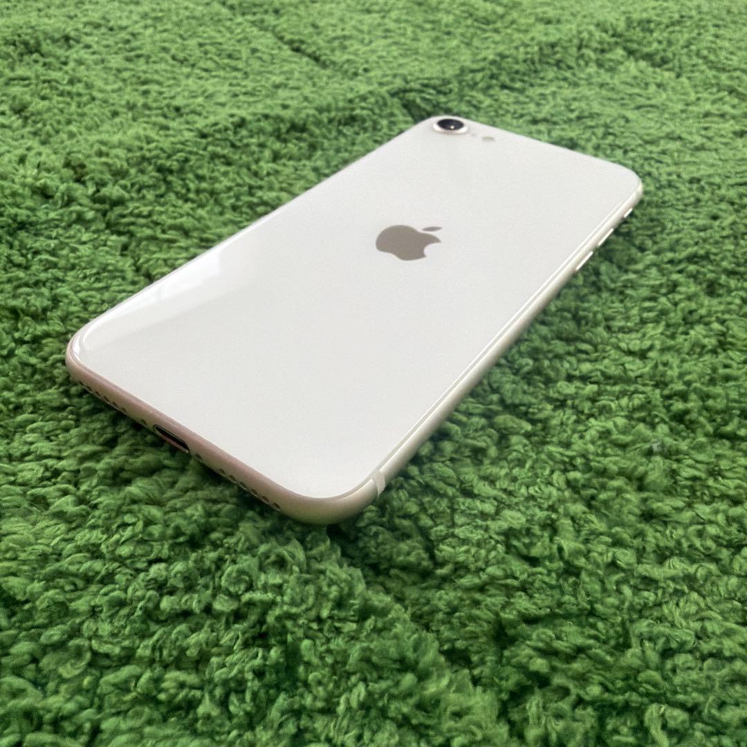 Apple iPhone SE (第3世代) 128GB スターライト本体