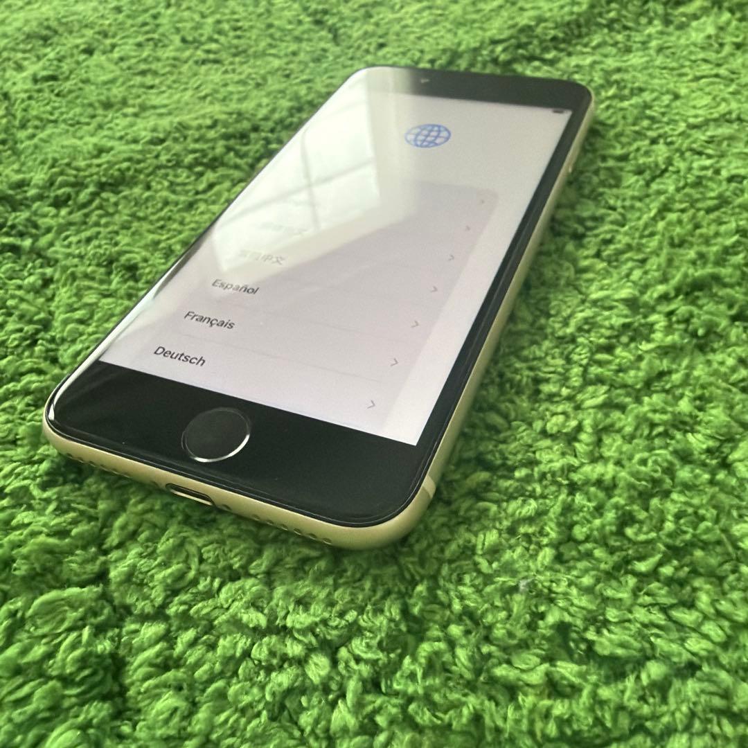 Apple iPhone SE (第3世代) 128GB スターライト本体