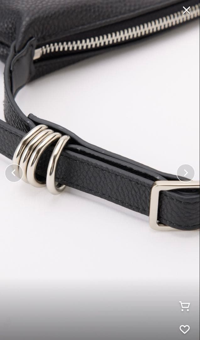 めめさま専用　スリムレザーショルダーバッグ　ブラック