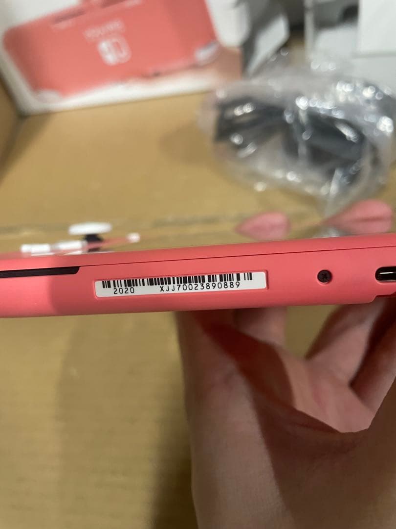 Nintendo Switch Lite コーラル