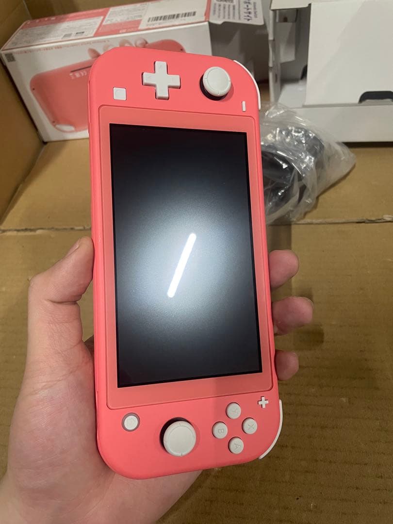 Nintendo Switch Lite コーラル