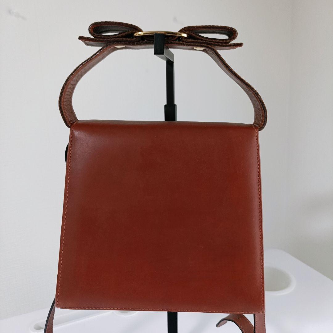 超美品　フェラガモ ブラウン　ミニショルダーバッグ　ガンチーニ金具　リボン