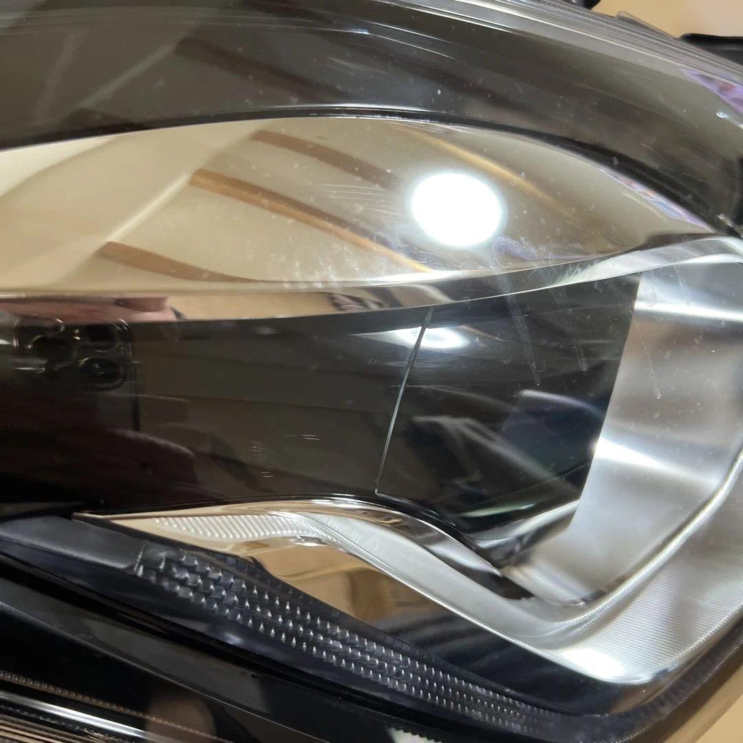 スズキ　スイフトヘッドライト　右