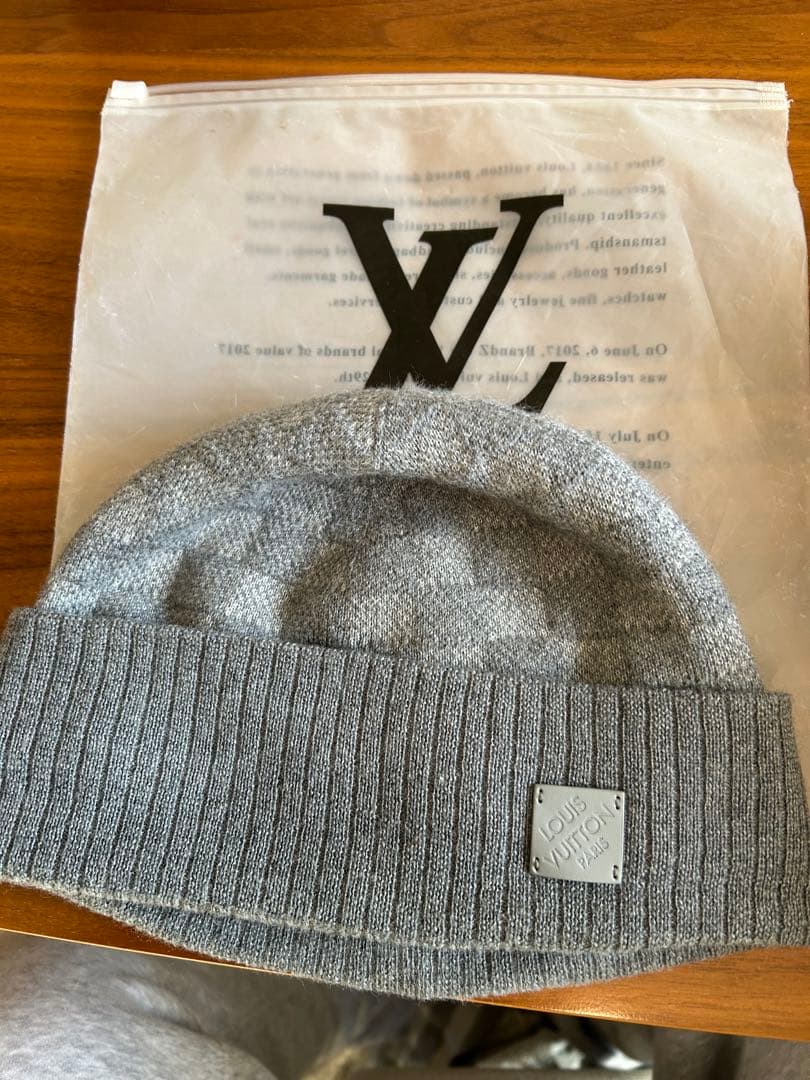 lv ルイヴィトン　ビーニー　dab グレー
