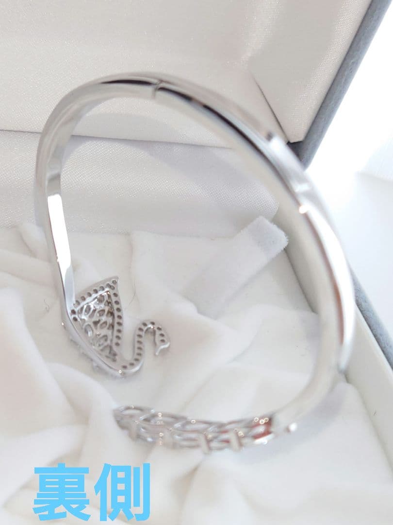 SWAROVSKI　Swan Lake バングル　Mサイズ