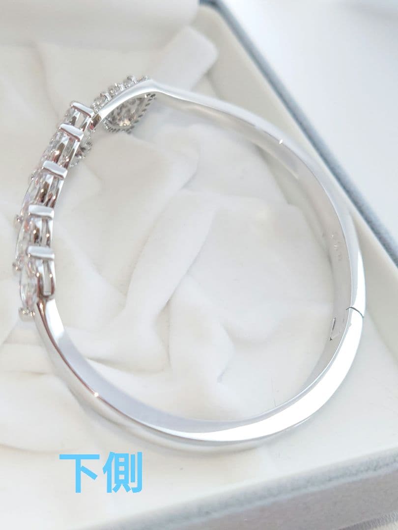 SWAROVSKI　Swan Lake バングル　Mサイズ