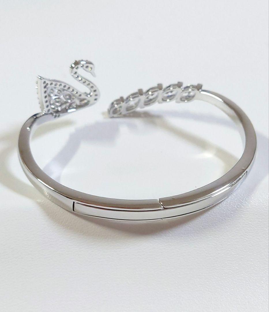 SWAROVSKI　Swan Lake バングル　Mサイズ