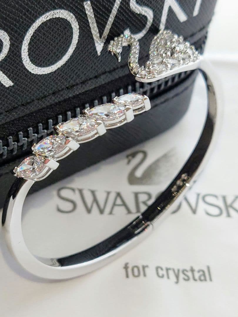 SWAROVSKI　Swan Lake バングル　Mサイズ