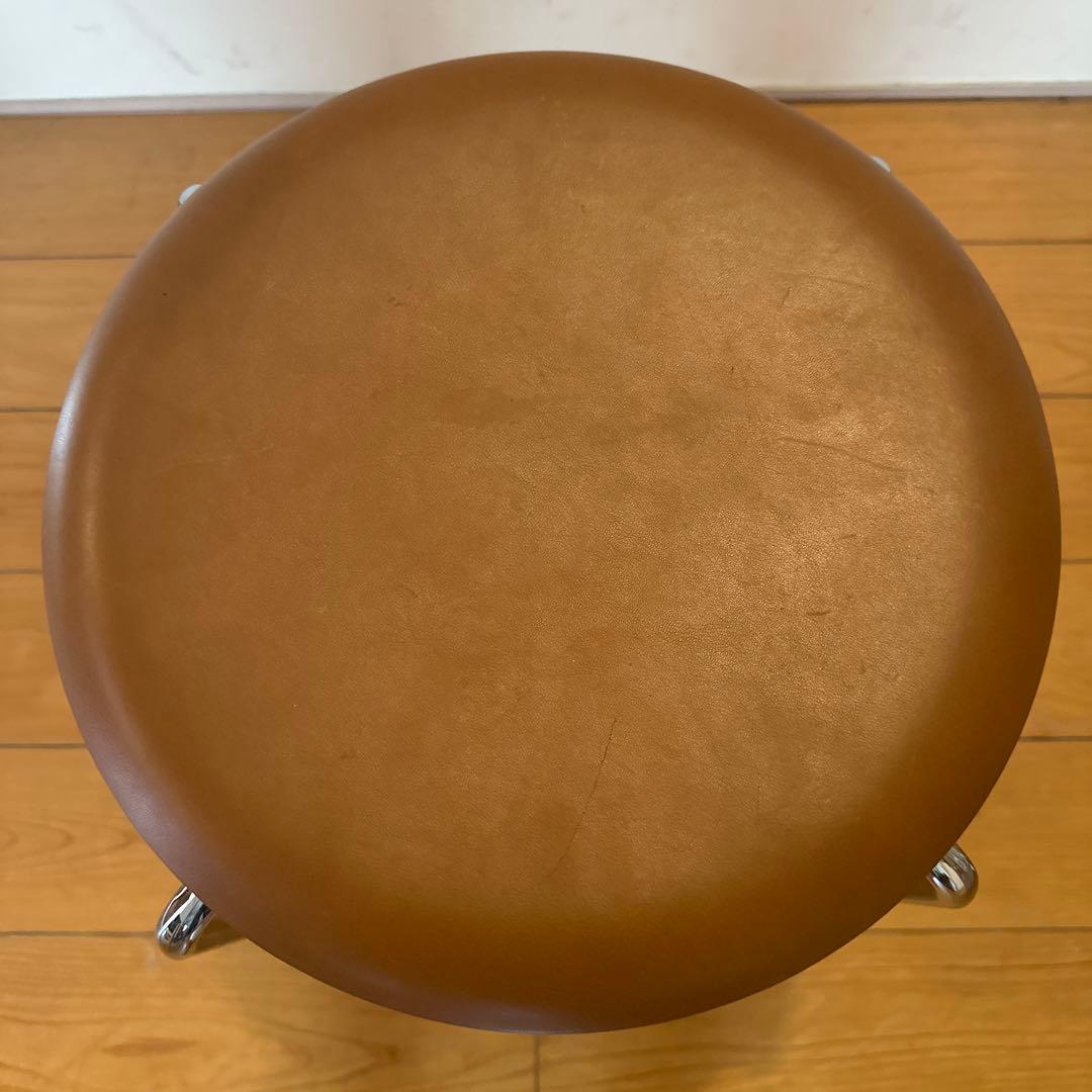 FRITZ HANSENドット スツール ワイルドレザー