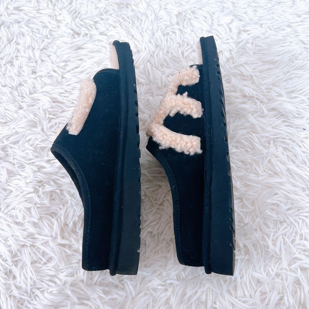 【24cm】UGG ボア サンダル ロゴ スリッパ ブラック ベージュ もこもこ