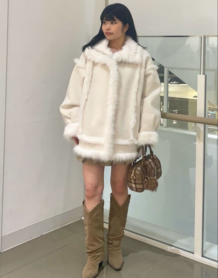 one after another NICE CLAUP ムートンミドルコート