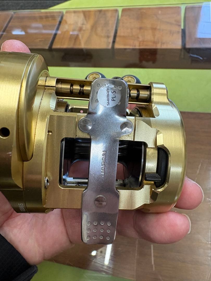 カルカッタコンクエスト400 & DRTバリアルハンドル117 ゴールド