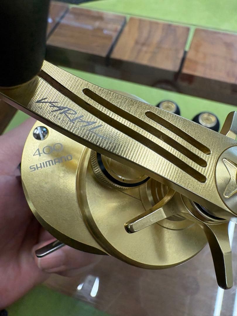 カルカッタコンクエスト400 & DRTバリアルハンドル117 ゴールド