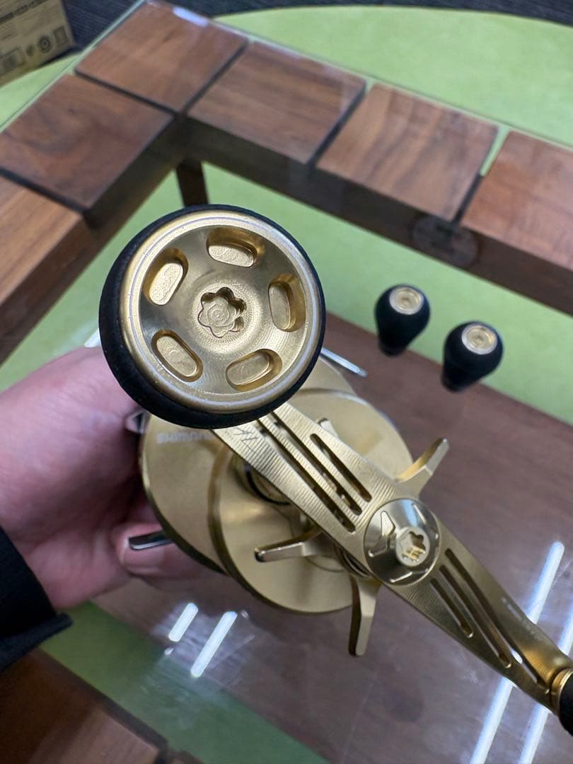 カルカッタコンクエスト400 & DRTバリアルハンドル117 ゴールド