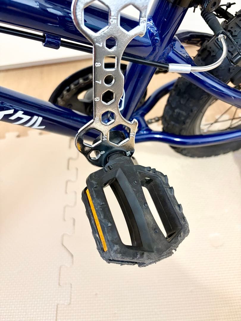 室内保管　送料込み　ヨツバサイクル　14インチ キッズバイク ネイビー