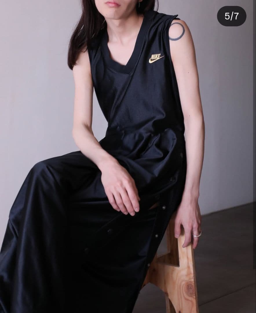 美品 ナイキ ジャンプスーツ オールインワン ブラック ゴールド XS