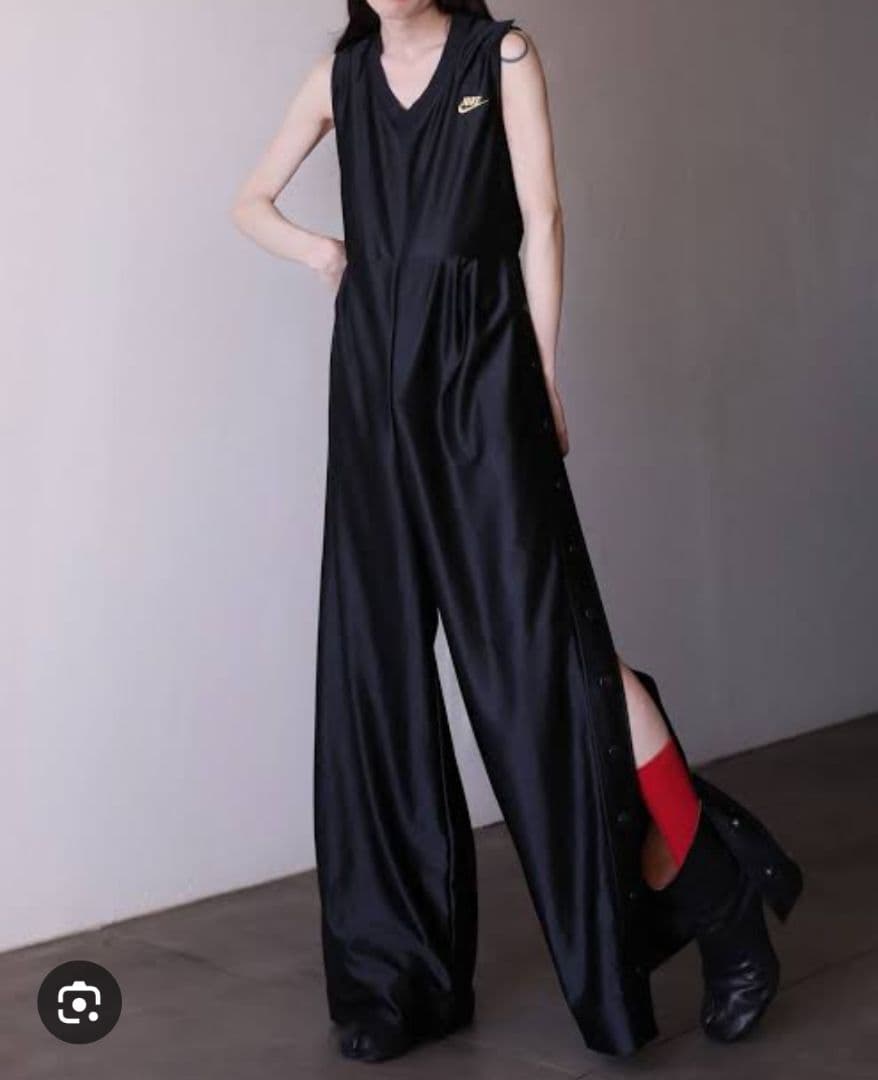 美品 ナイキ ジャンプスーツ オールインワン ブラック ゴールド XS