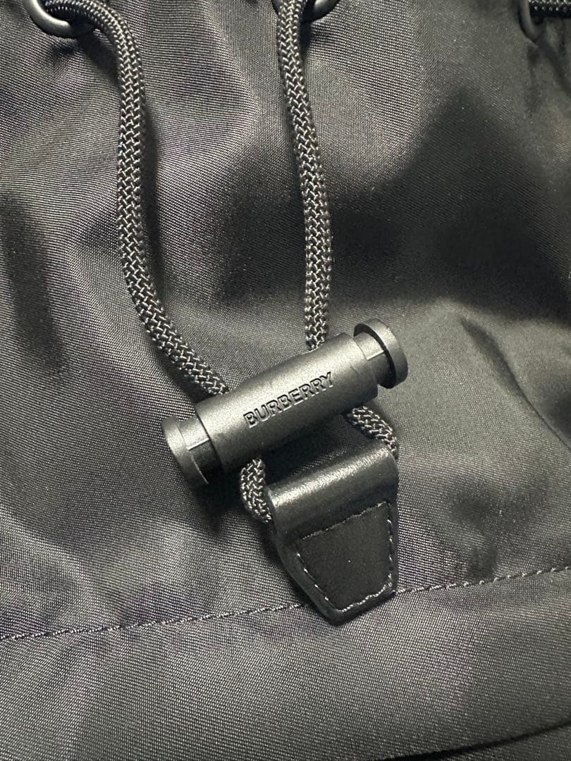 BURBERRY 巾着ポーチ 黒