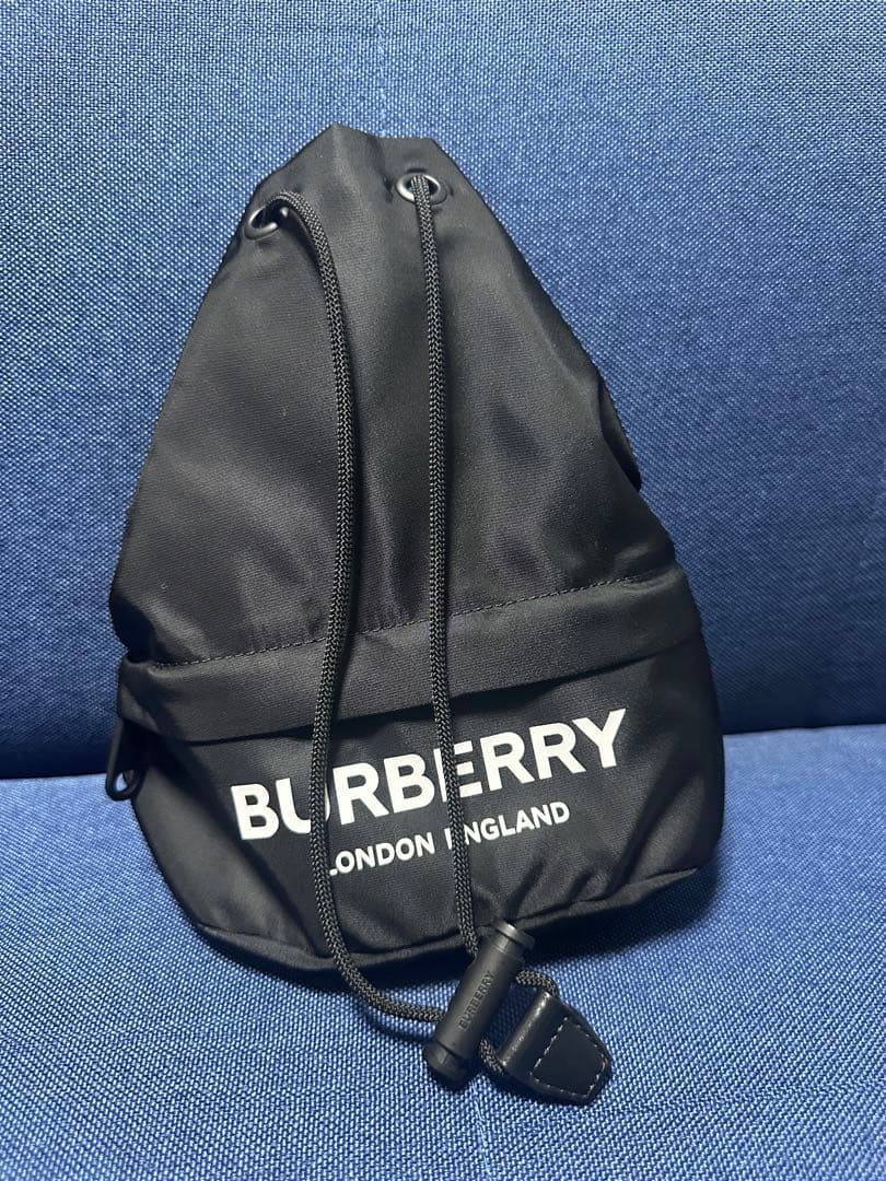 BURBERRY 巾着ポーチ 黒