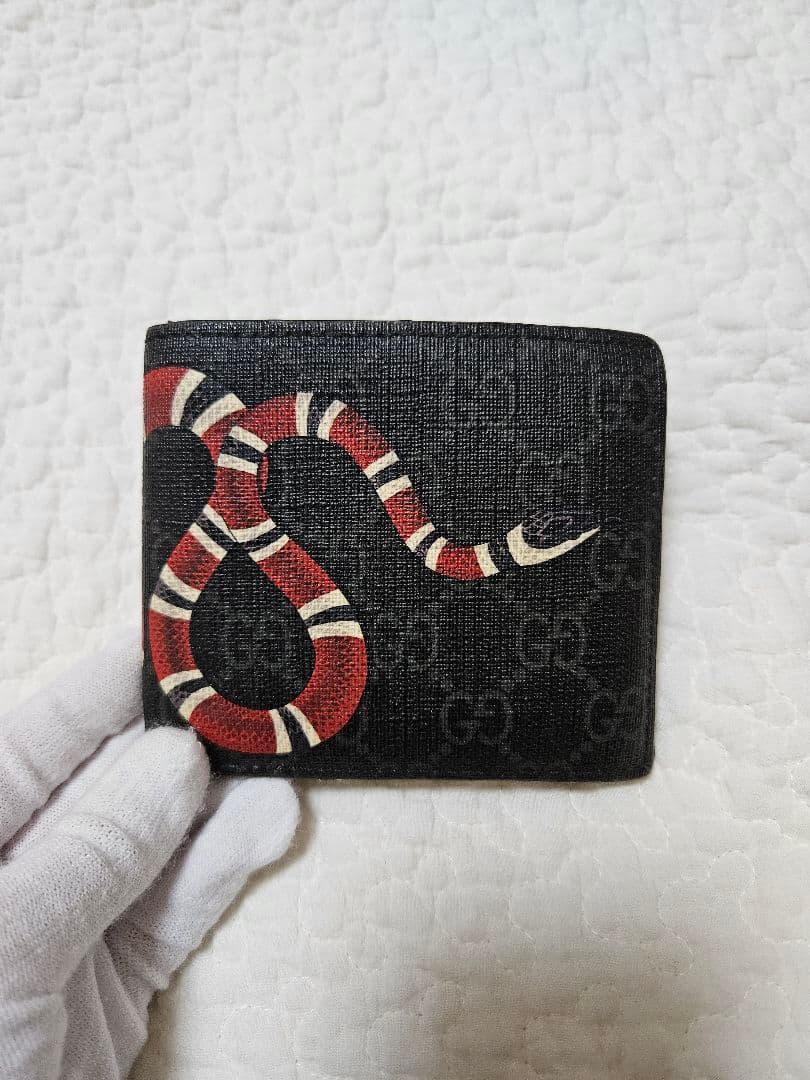 GUCCI 財布 二つ折り　ブラック　GGスプリーム　スネーク　黒