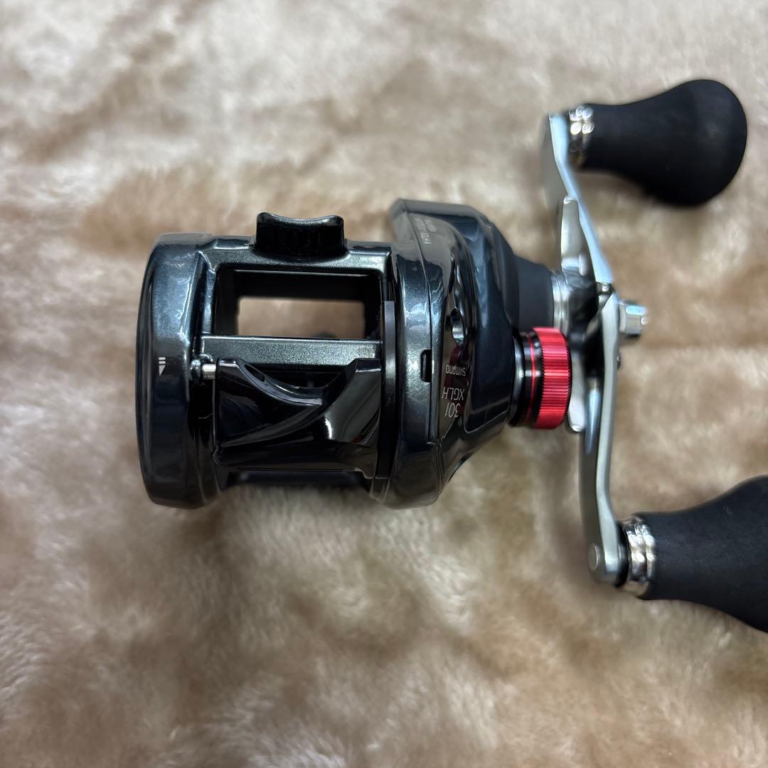 【極美品】シマノ 24スコーピオンMD301XGLHロングハンドルモデル