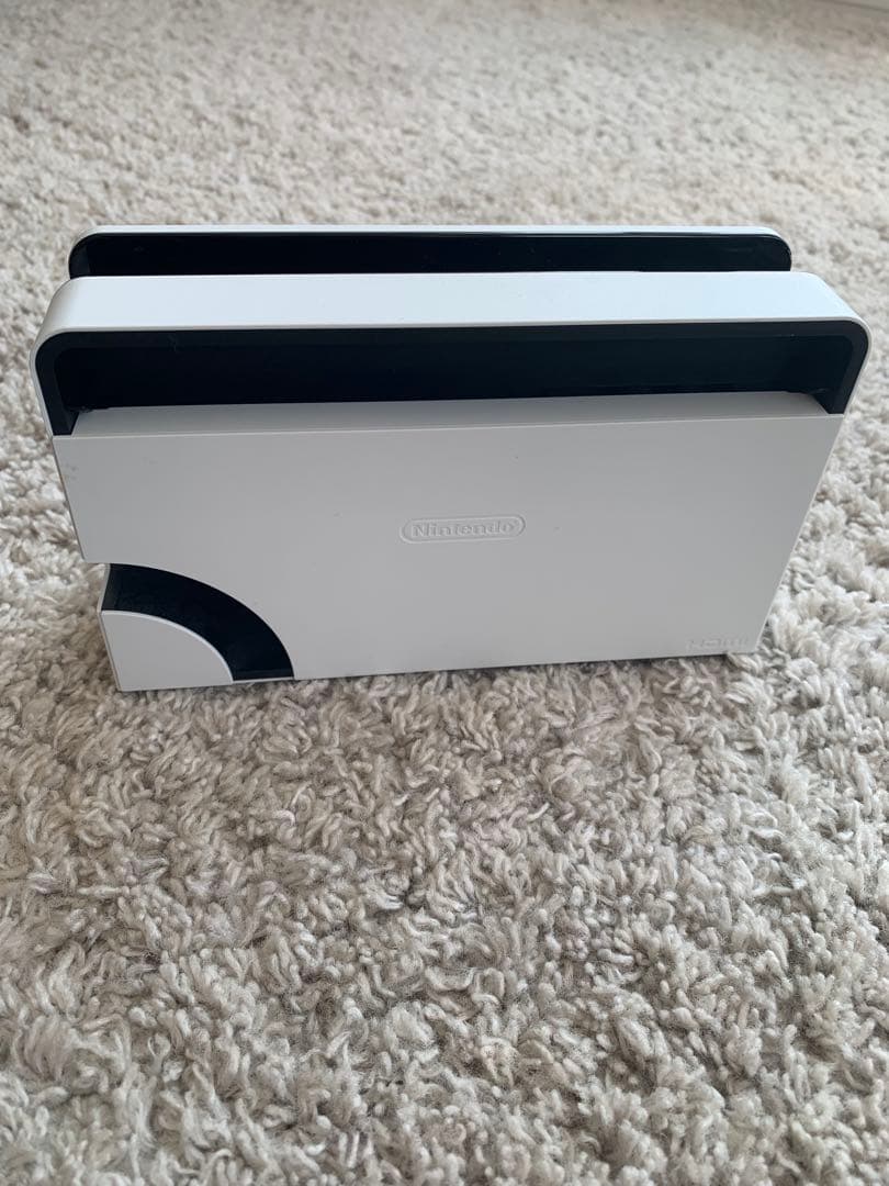 Nintendo Switch 有機ELモデル ホワイト＋純正キャリングケース付