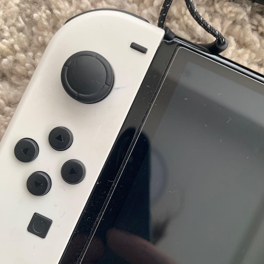Nintendo Switch 有機ELモデル ホワイト＋純正キャリングケース付