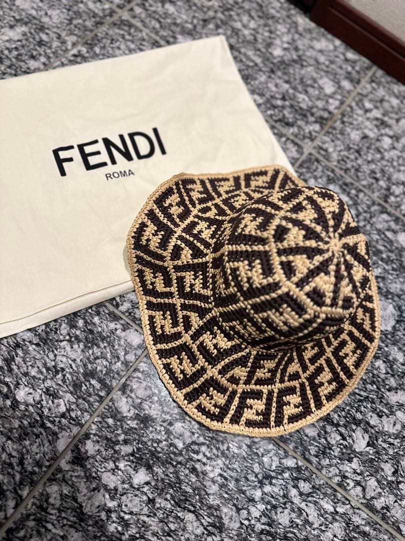FENDI 麦わら帽子 FFロゴデザイン