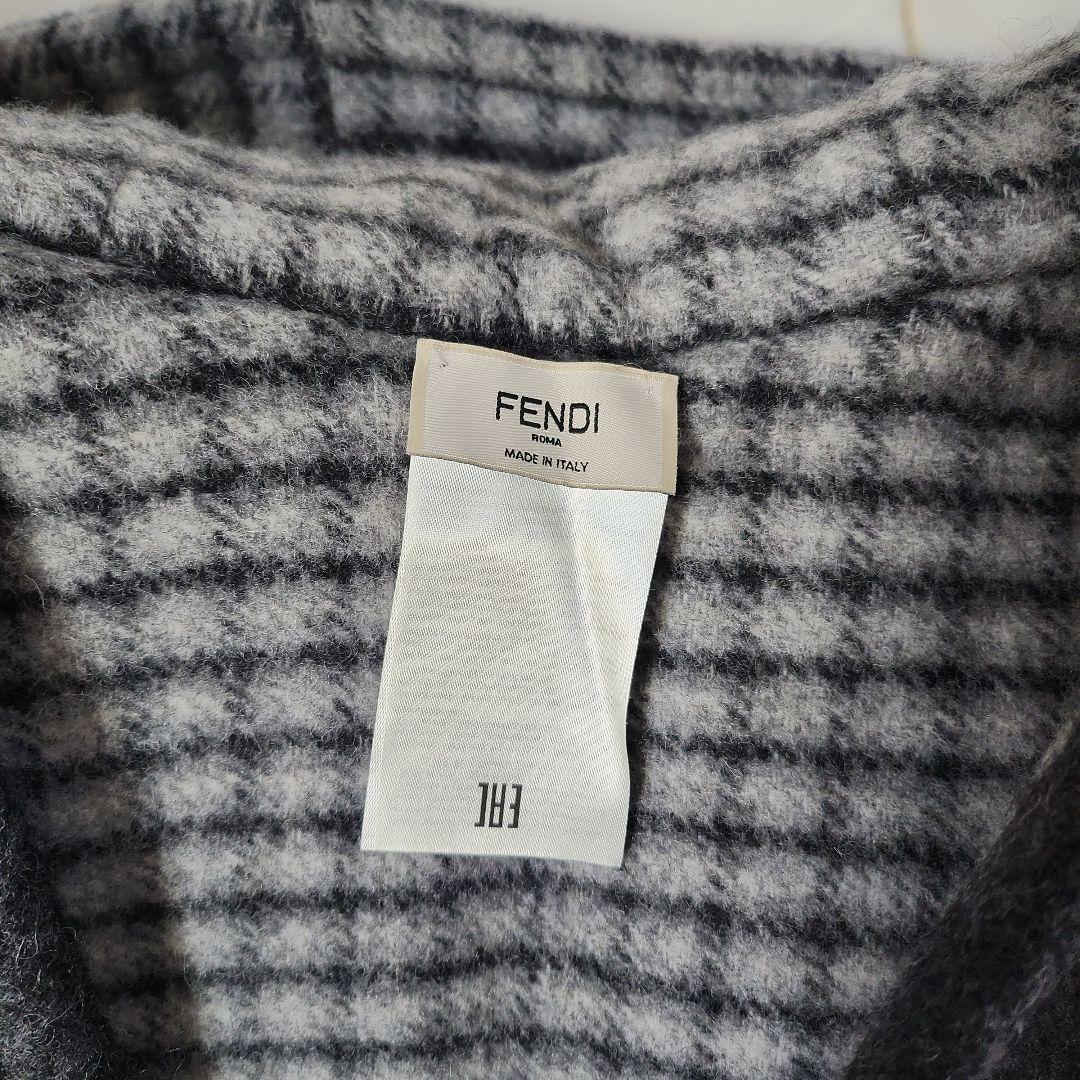 FENDI フード付きポンチョ グレー