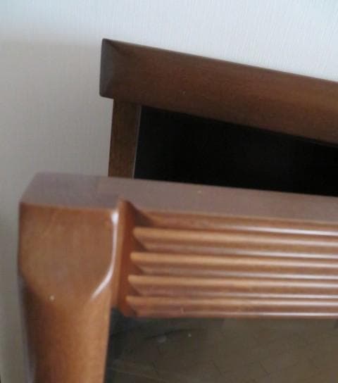 食器棚（左）カキウチ家具工業