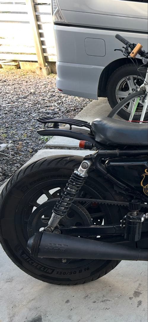 スポーツスターに使用していましたが、Ｖロッド用だと思います。純正サスペンション