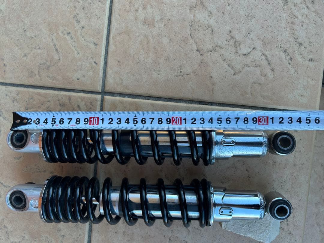 スポーツスターに使用していましたが、Ｖロッド用だと思います。純正サスペンション