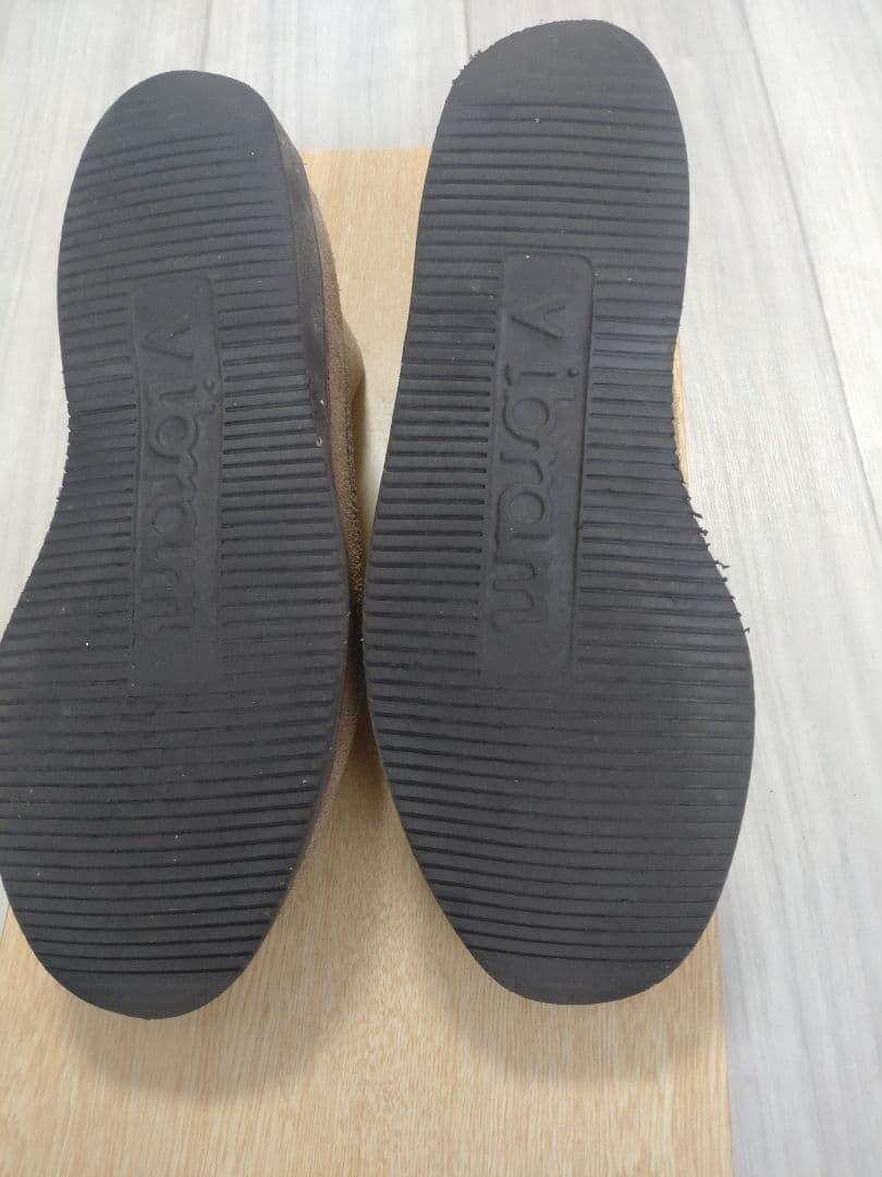 ベージュ スエード ラッセルモカシン シューズ