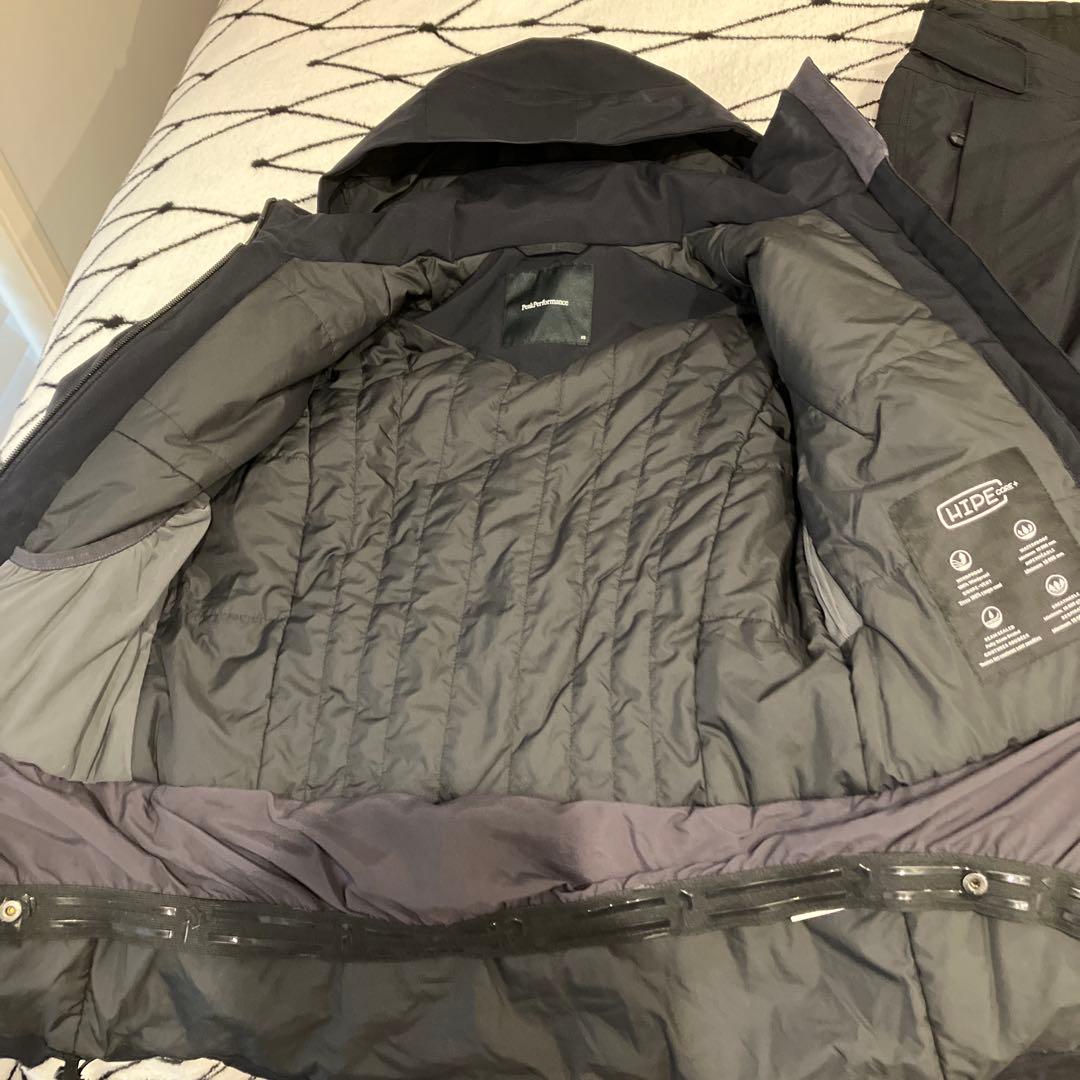 ピークパフォーマンスアニマジャケットとミレー MILLET ナロ II パンツ