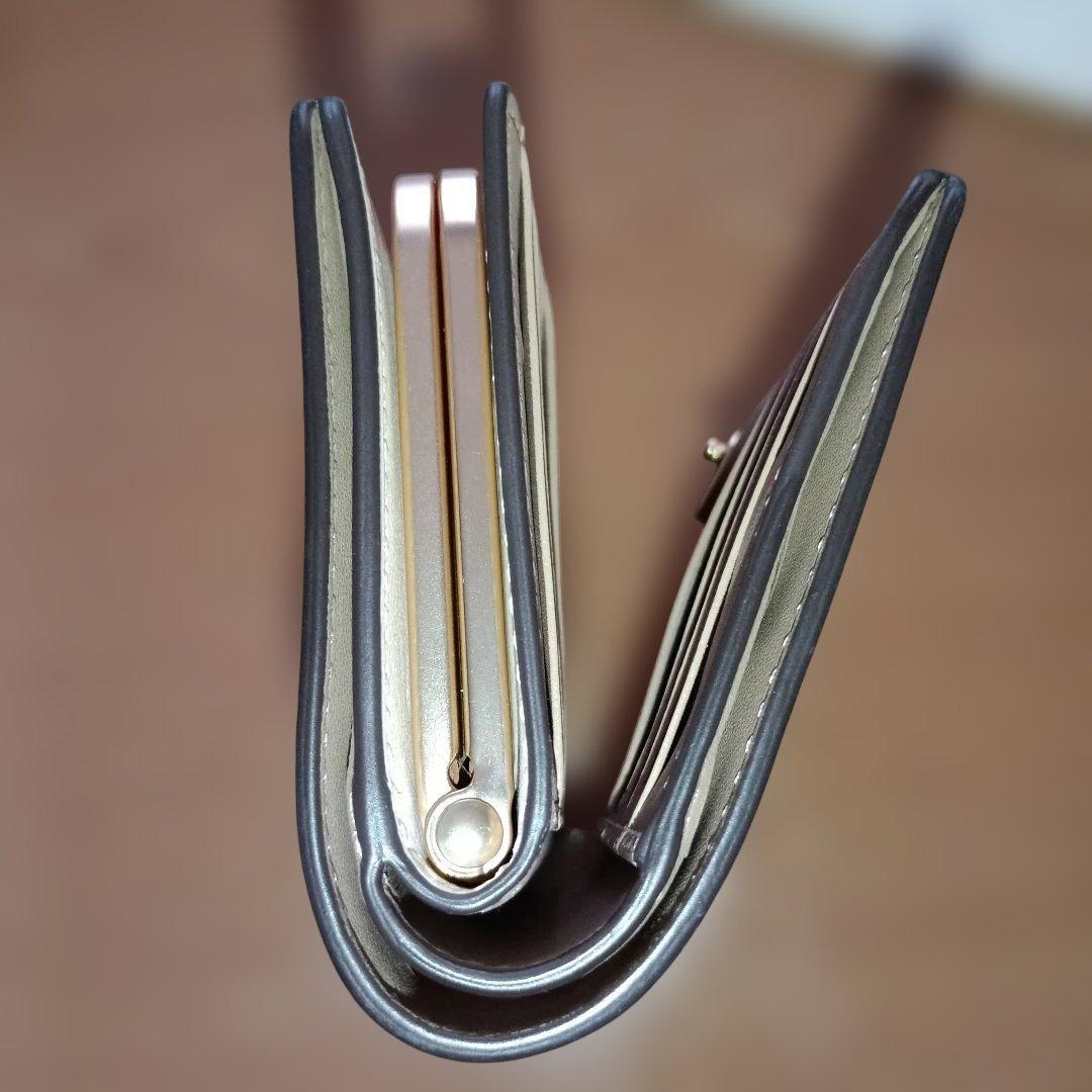 未使用COACH キスロック ミディアム二つ折り財布 日本限定フローラルプリント