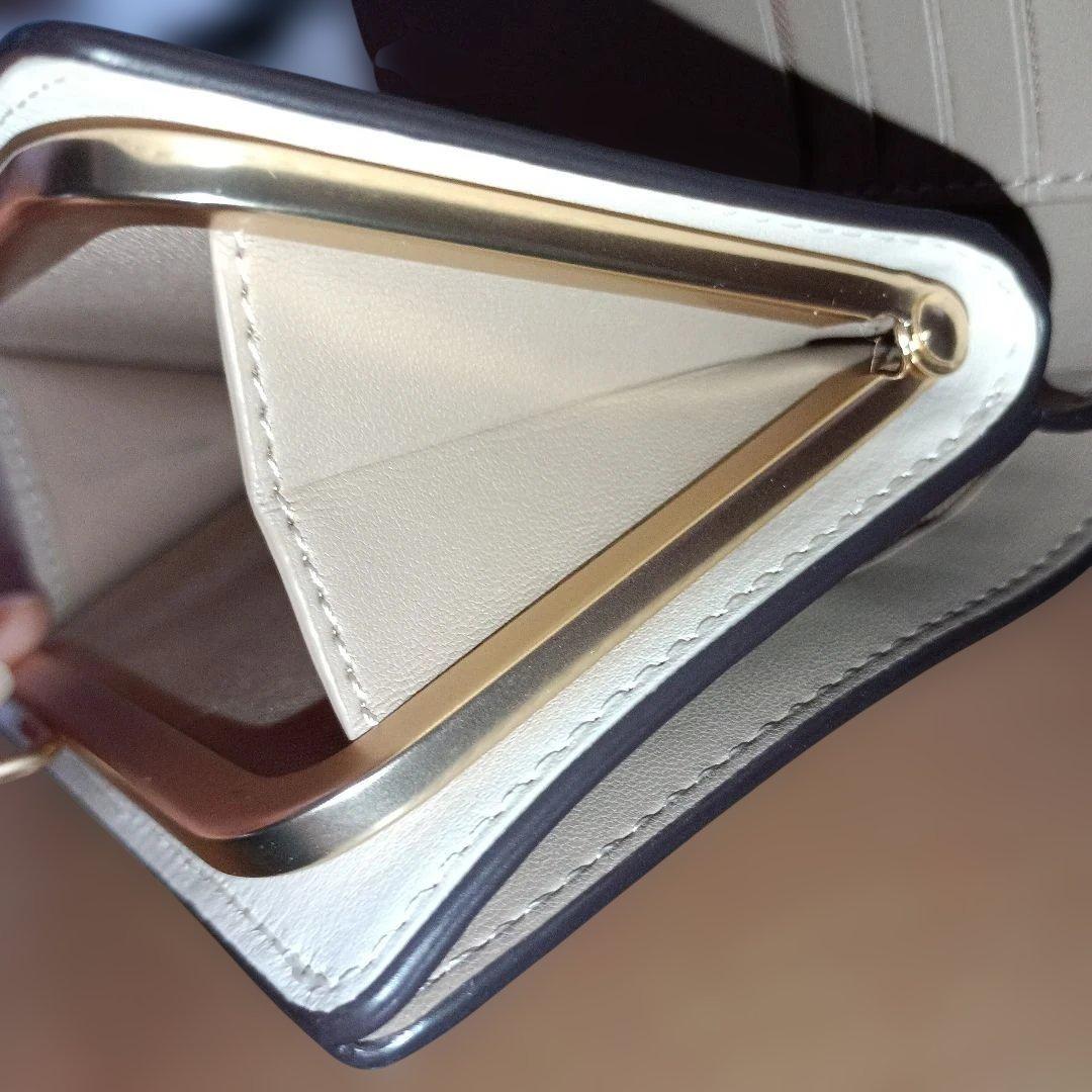 未使用COACH キスロック ミディアム二つ折り財布 日本限定フローラルプリント