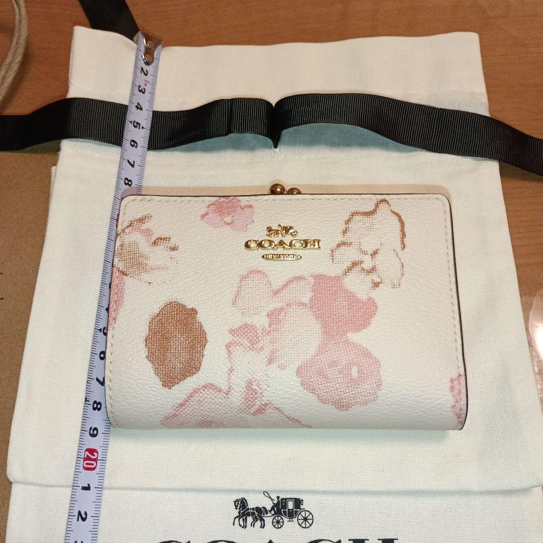 未使用COACH キスロック ミディアム二つ折り財布 日本限定フローラルプリント