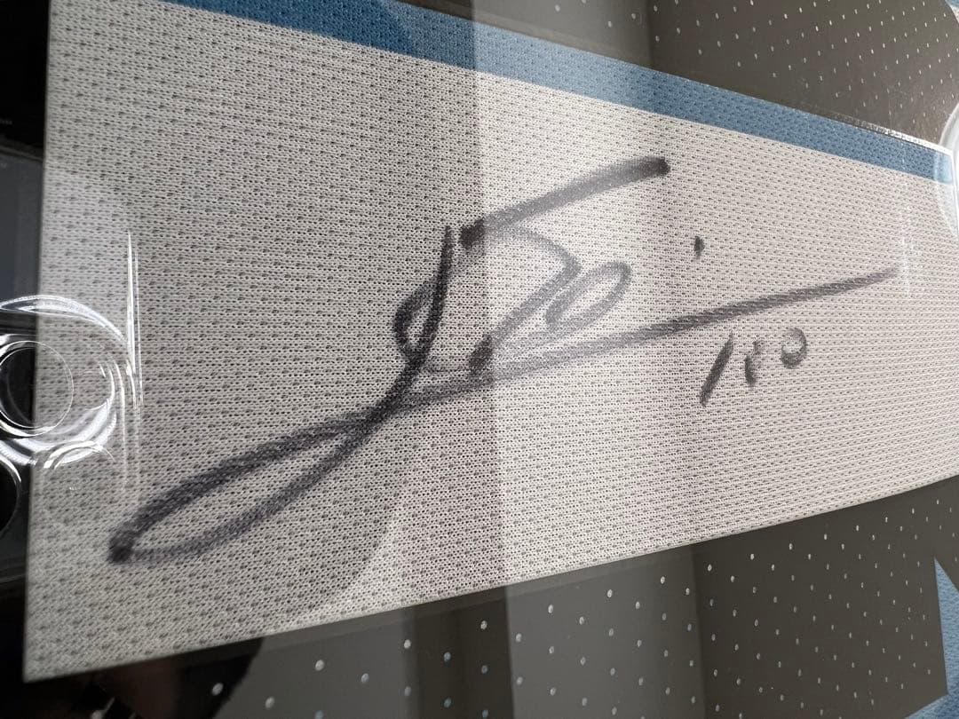 メッシ FIFAワールドカップサインフレーム入りアルゼンチン2022ホームシャツ