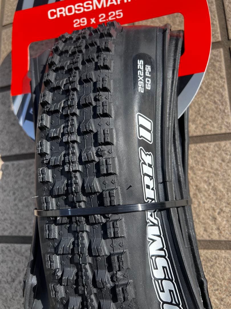 MAXXIS CROSSMARK II 29*2.25チューブ付きセット
